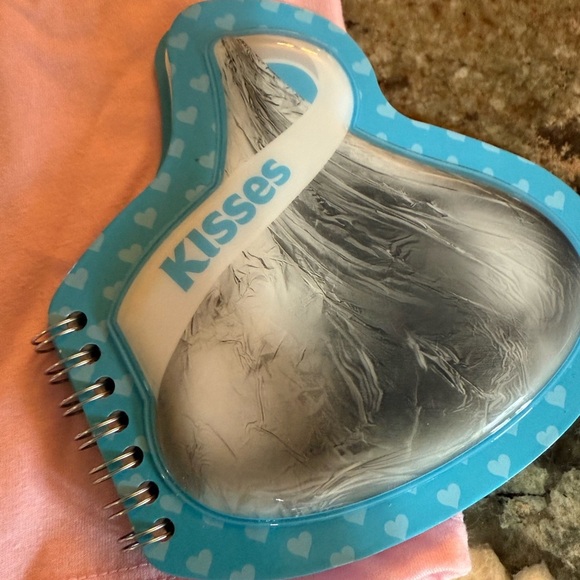 Sz 2T Pink Heart T-Shirt with Hershey's Kisses Accessories - Picture 7 of 11